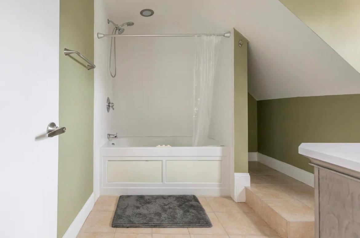 Large Studio Open Concept In Boston Zoo Franklin Park Near Exterior photo