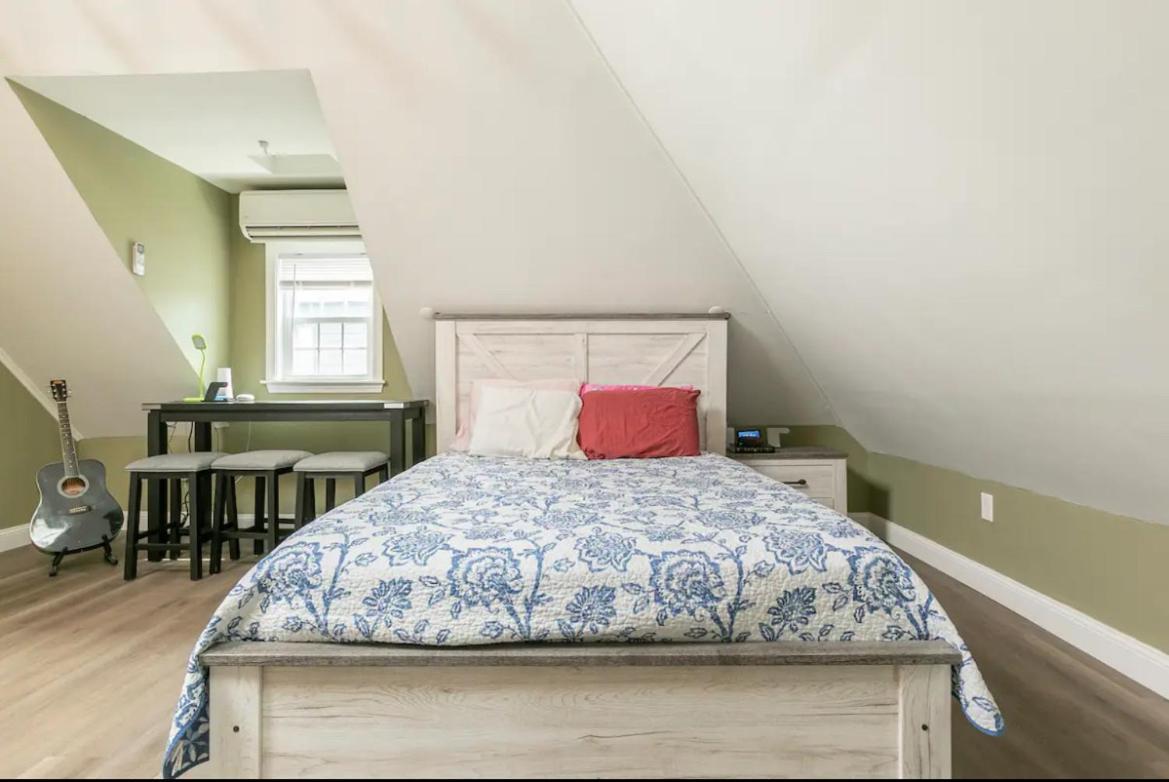 Large Studio Open Concept In Boston Zoo Franklin Park Near Exterior photo